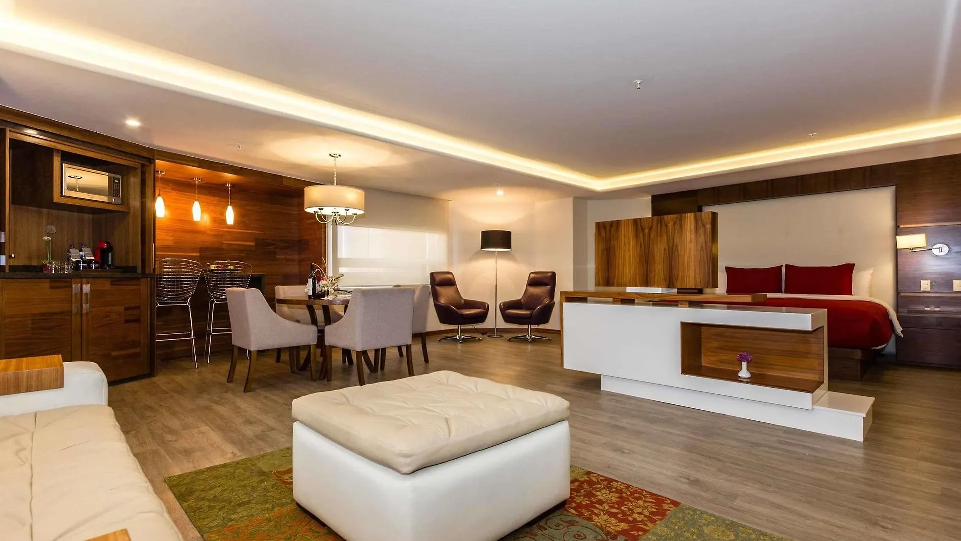 Hotel JF Grand Puebla 4*,